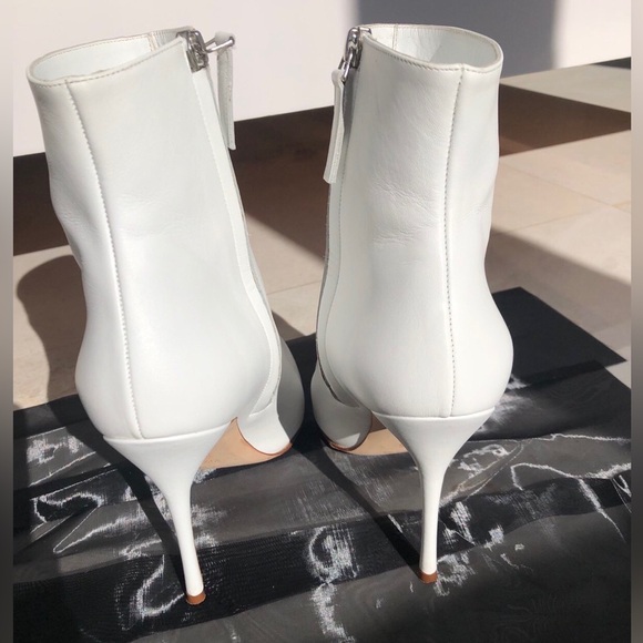 Manolo Blahnik Calf Leather Heeled Ankle Boots. Size 39,5 - Picture 6 of 6